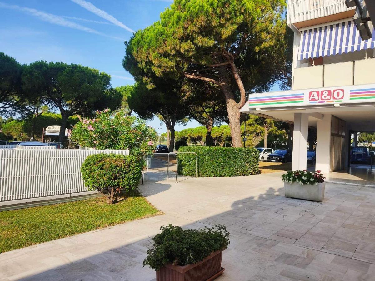 Signora Ruth - Aprilia Residence Aprilia Marittima Dış mekan fotoğraf