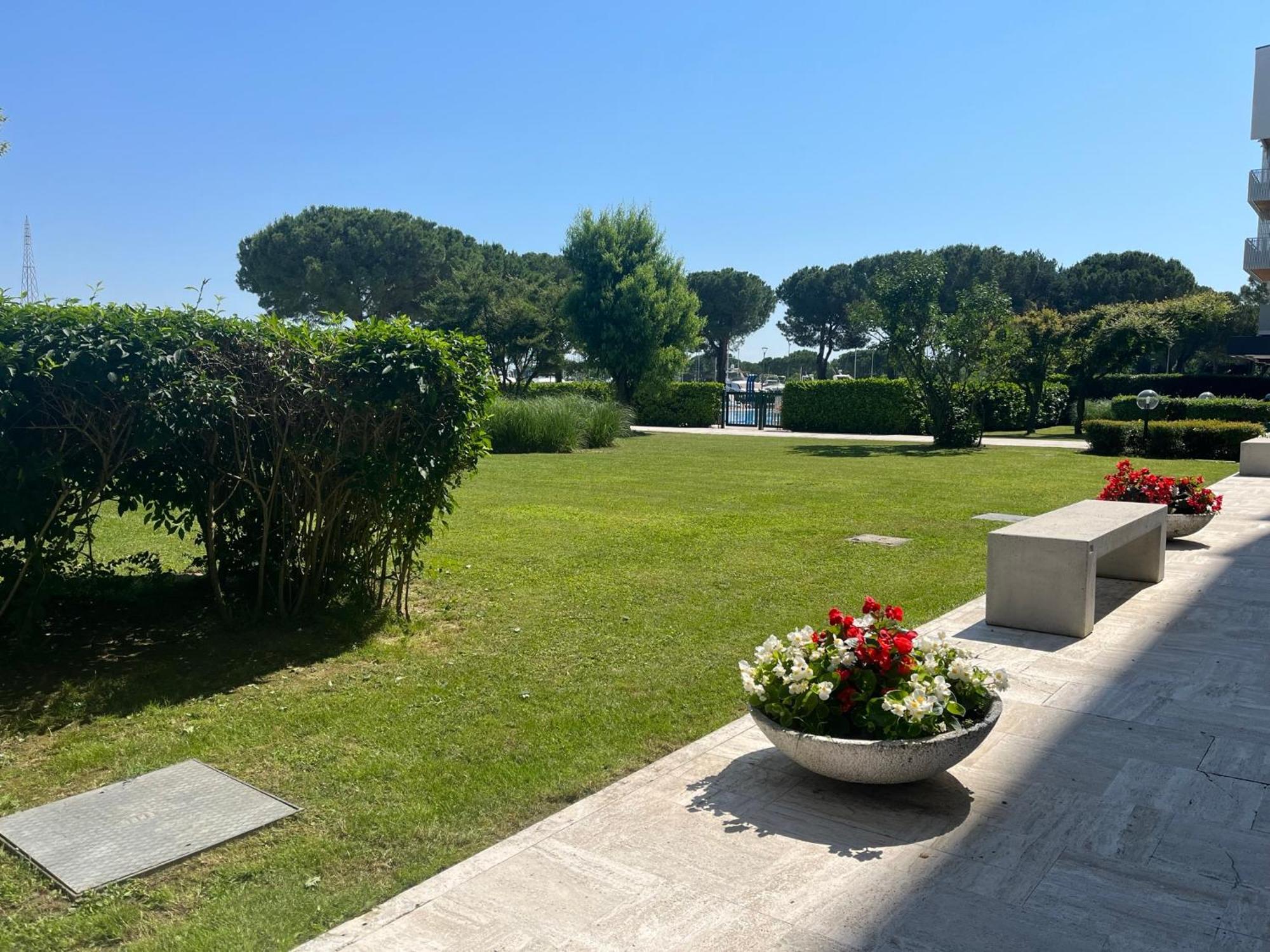 Signora Ruth - Aprilia Residence Aprilia Marittima Dış mekan fotoğraf