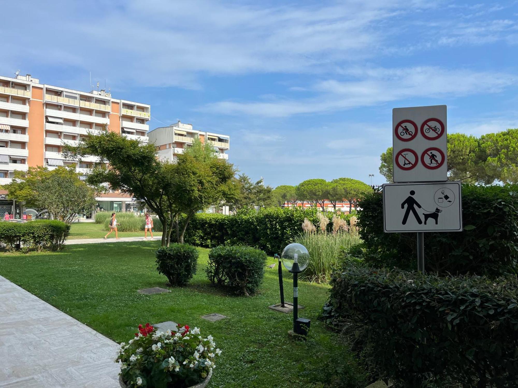 Signora Ruth - Aprilia Residence Aprilia Marittima Dış mekan fotoğraf