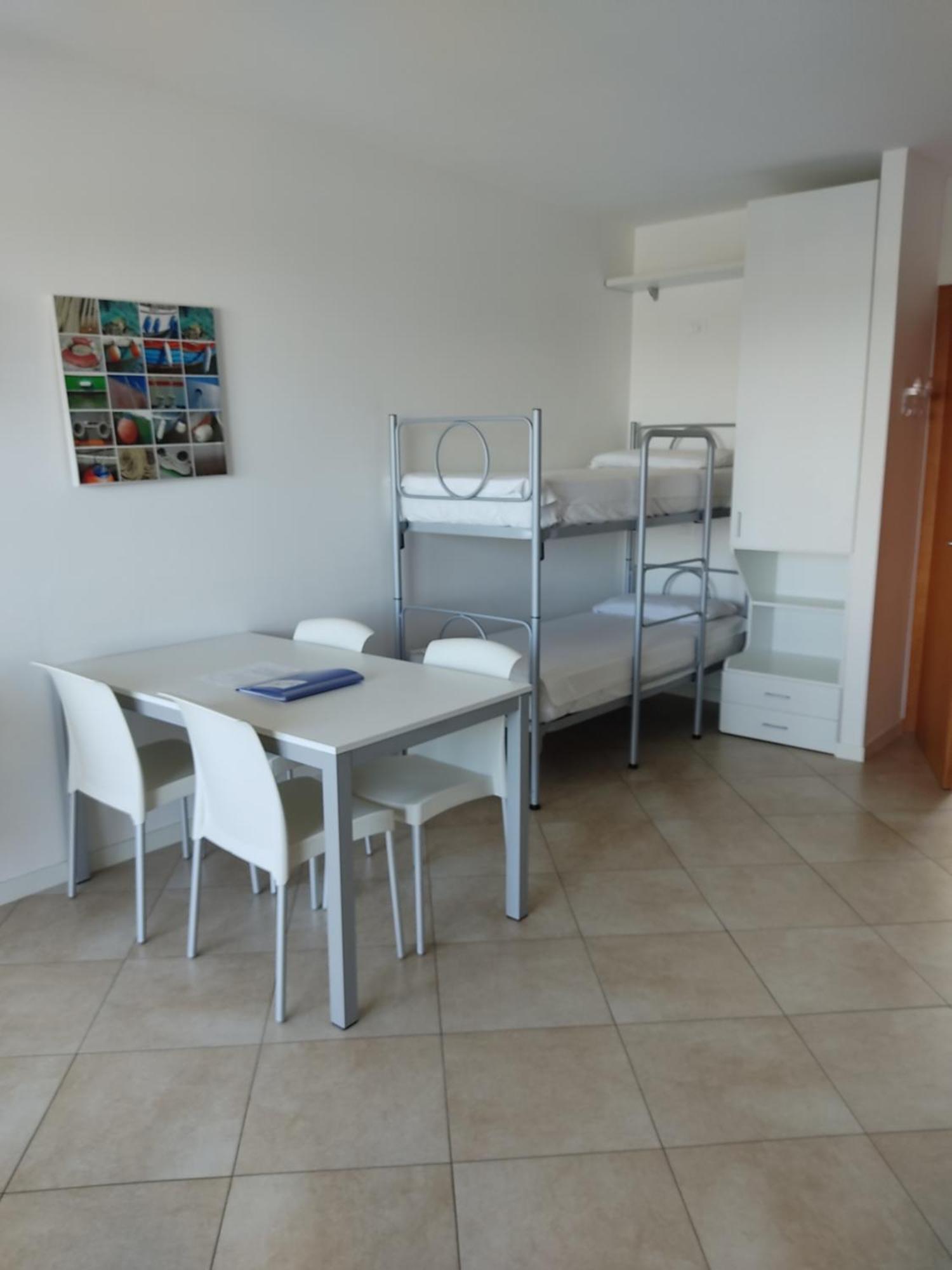 Signora Ruth - Aprilia Residence Aprilia Marittima Dış mekan fotoğraf